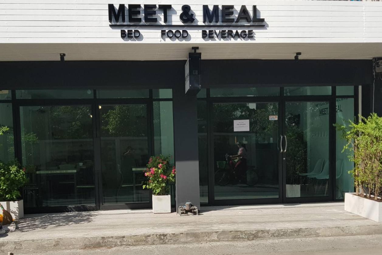 Meet & Meal Pansiyon Bangkok Dış mekan fotoğraf