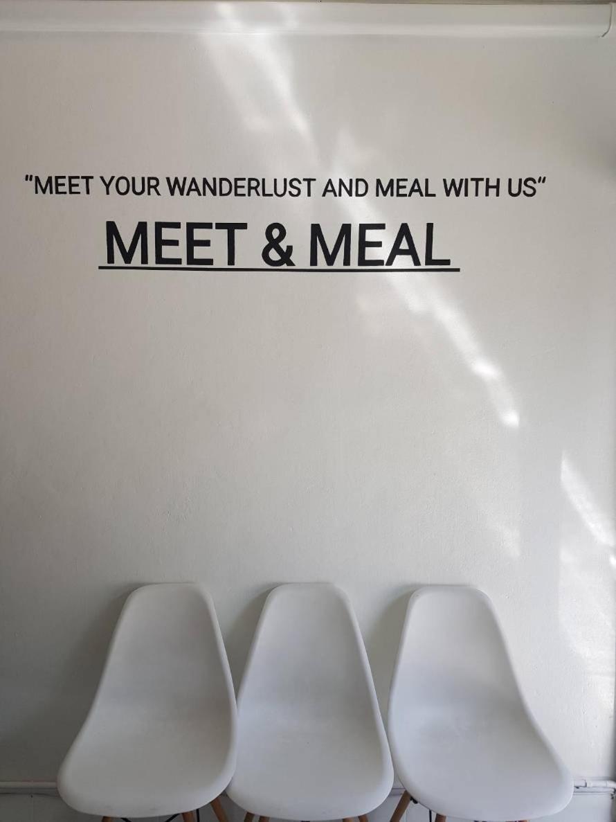 Meet & Meal Pansiyon Bangkok Dış mekan fotoğraf